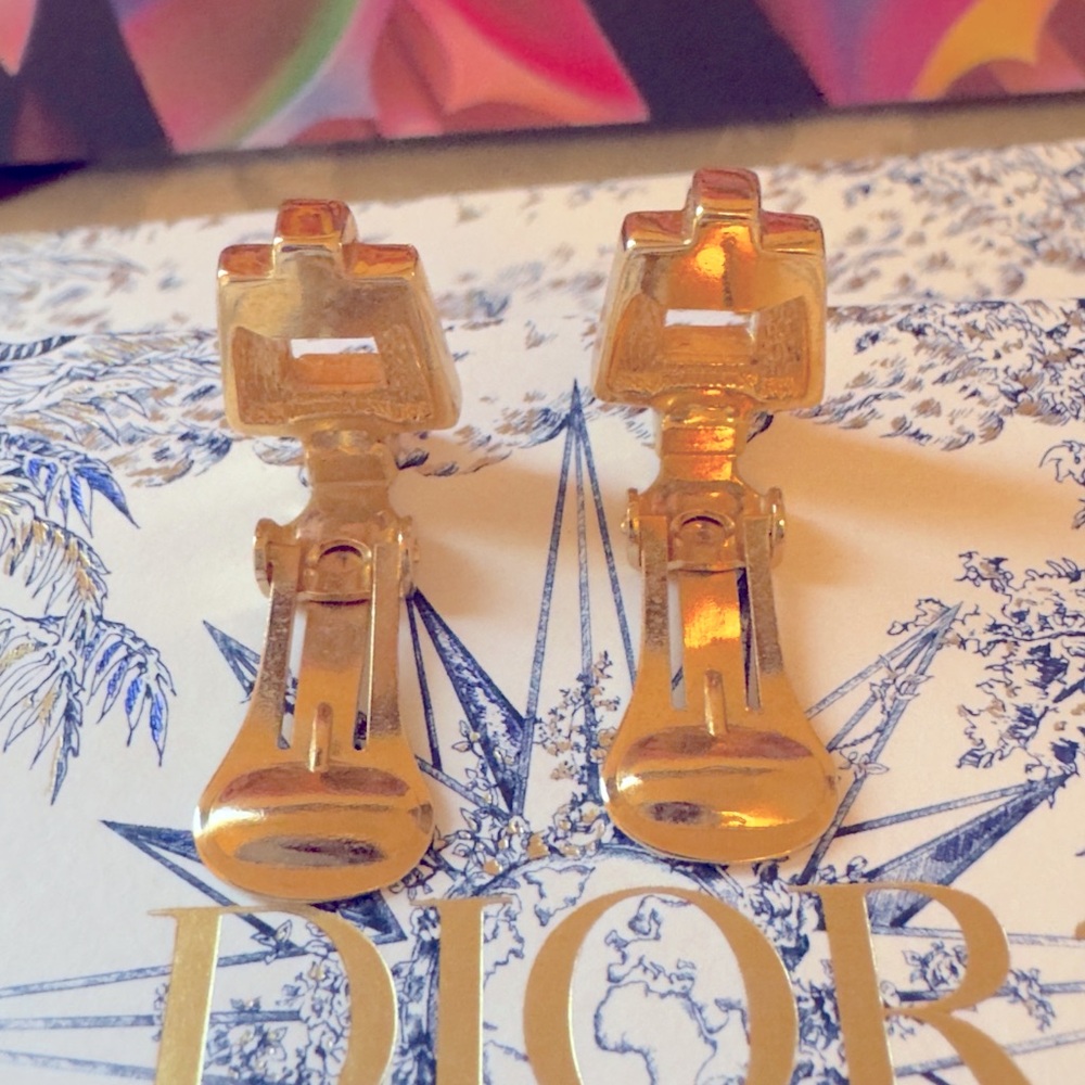 Dior Treasure, Clip on earrings gold plated with stones. Stunning - Picture 5 of 6